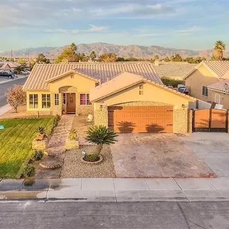 Boho Haus - Three Bedrooms House In Las Vegas